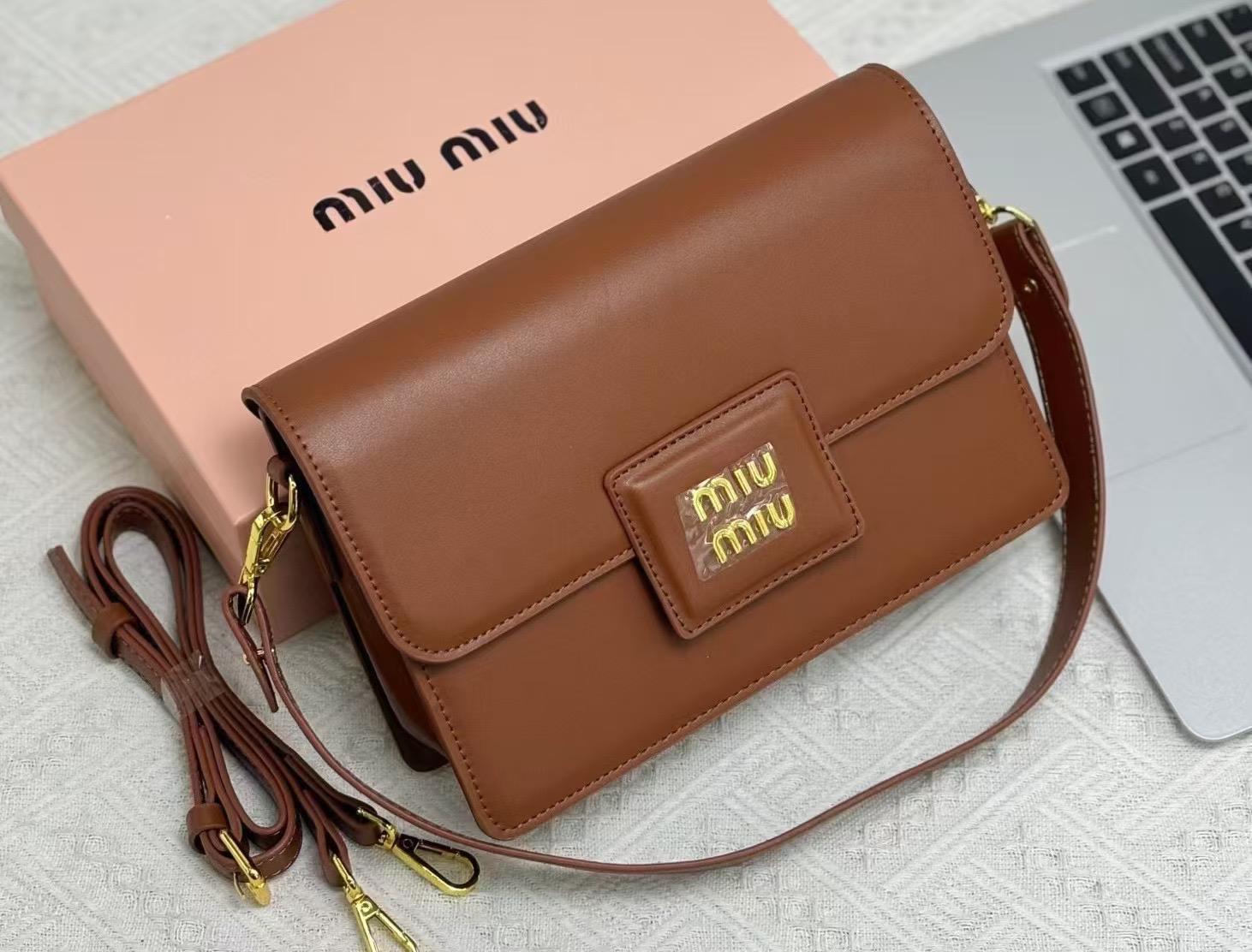 MIU MIU