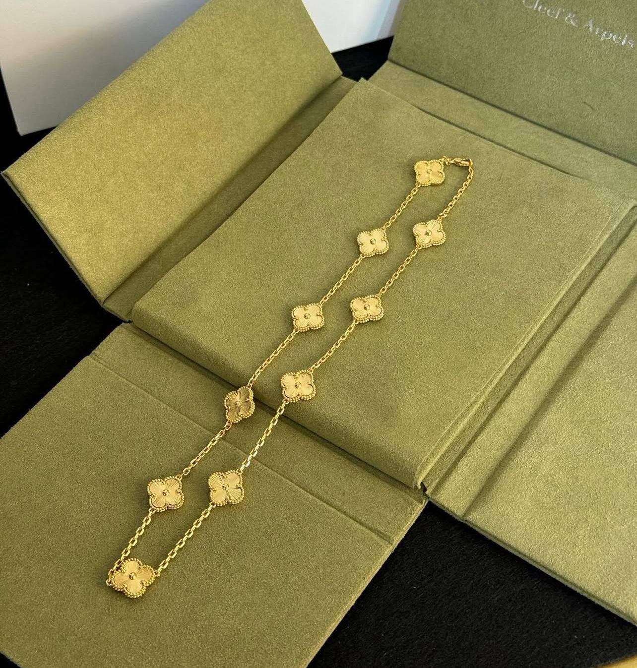 Van Cleef Alhambra ذهبي سادة - سلسلة ذهبية