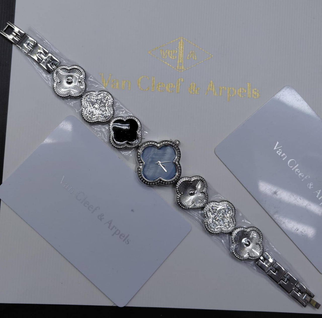 ساعة Van Cleef Alhambra فضية - وجه أزرق زهرة سوداء
