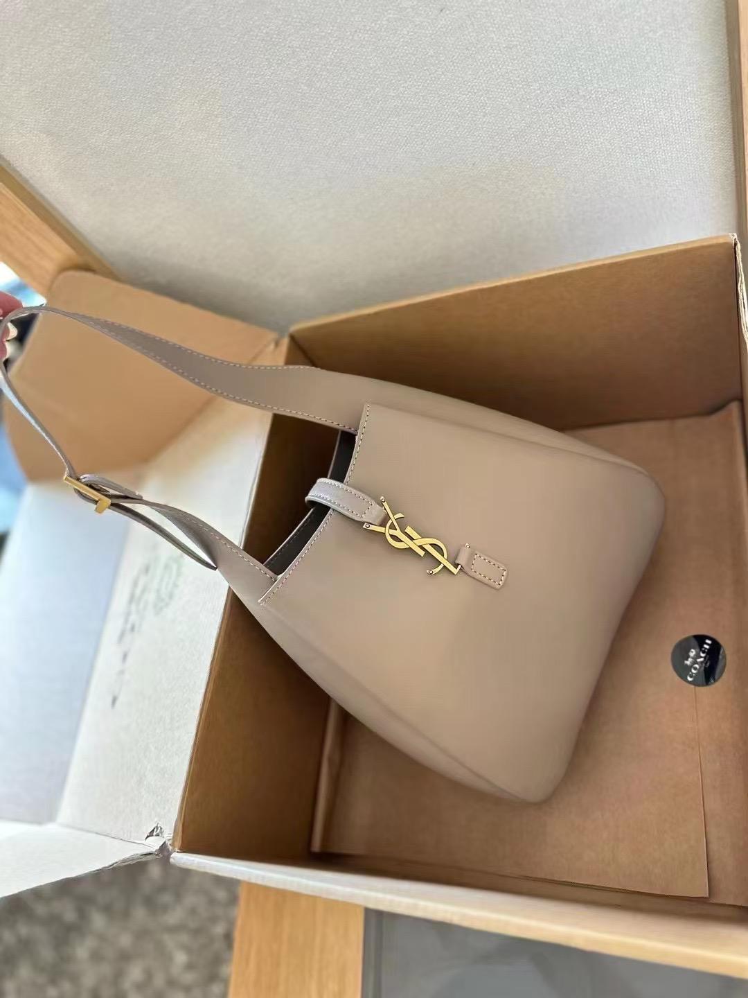 سان لوران (YSL)