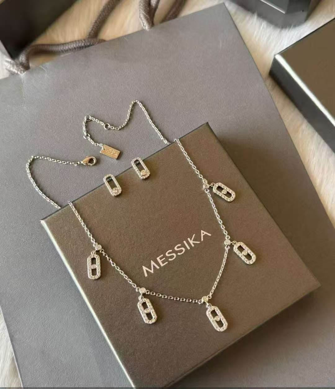 قلب ميسكا فضي