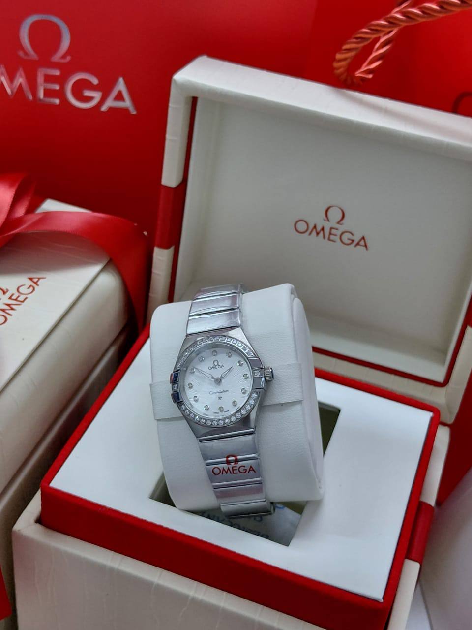 ساعة Omega
