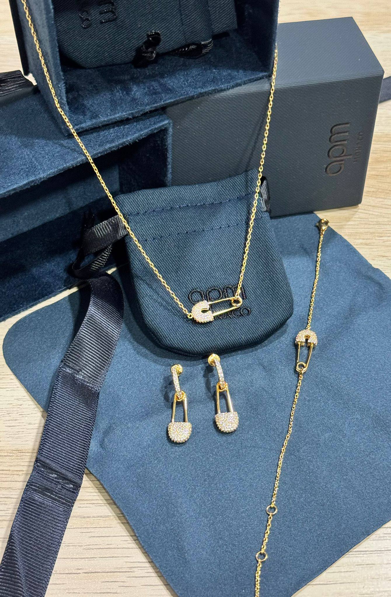 طقم APM
